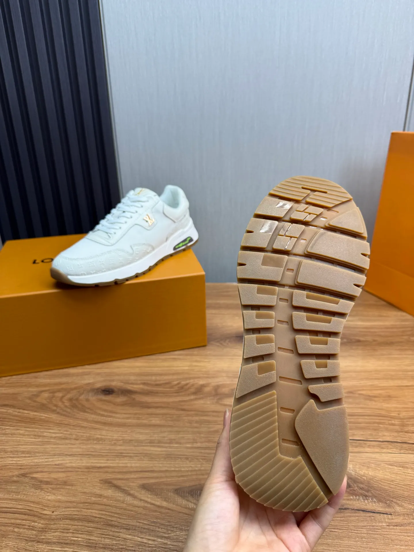 Men's shoes 💰460💰 LOUIS VUITTON [Luden Yiwei] Brand new trendy Lv is on the market 🎁, casual and fashionable men's shoes 👟 Original version shipped 1:1✅ The upper is made of imported brand leather + sheepskin lining, the original wear-resistant rubber outsole, the version is simple and elegant, exclusive for trendy men. 38-44